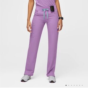 Figs Kade Cargo Scrub Pants in Lilac Dawn Size XS Petite